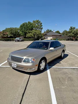 2000 Lexus LS 400 Sedan 4D