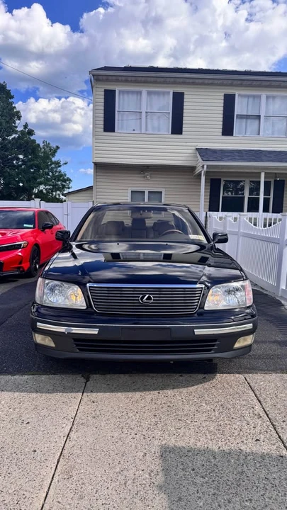 2000 Lexus LS 2nd Gen - Image 2 of 12