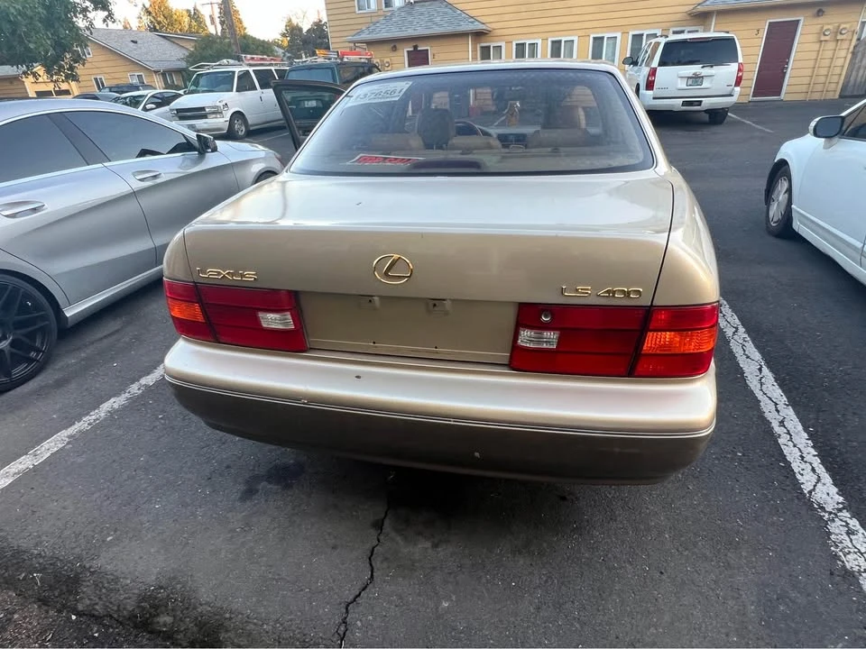 2000 Lexus LS 2nd Gen - Image 2 of 8