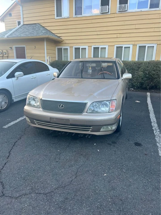 2000 Lexus LS 2nd Gen - Image 4 of 8