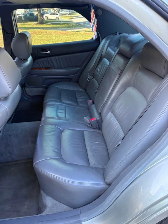 2000 Lexus LS 2nd Gen - Image 8 of 11