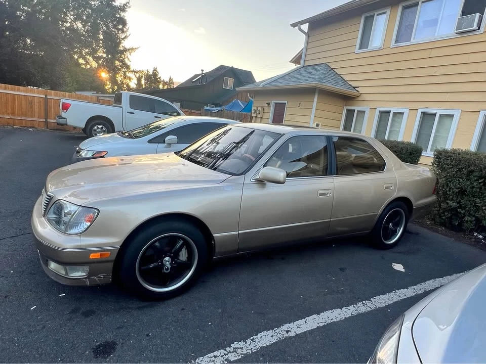 2000 Lexus LS 2nd Gen - Image 3 of 8