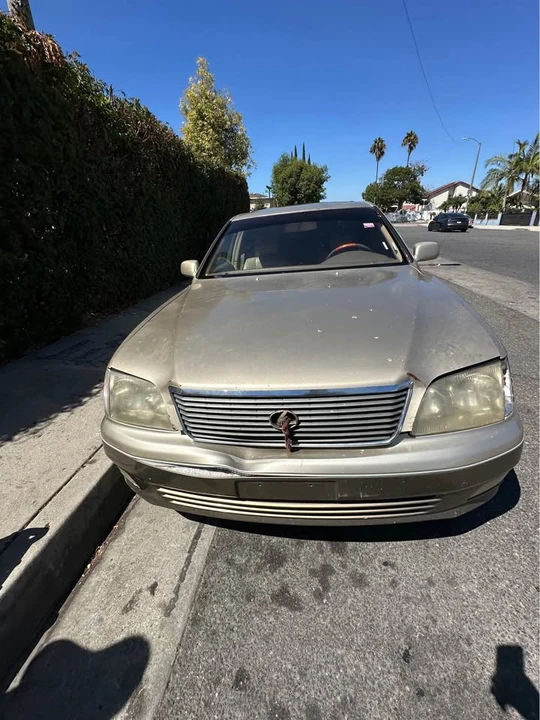 2000 Lexus LS 2nd Gen - Image 2 of 6
