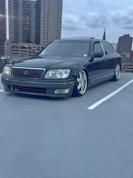 2000 Lexus LS 400 Sedan 4D