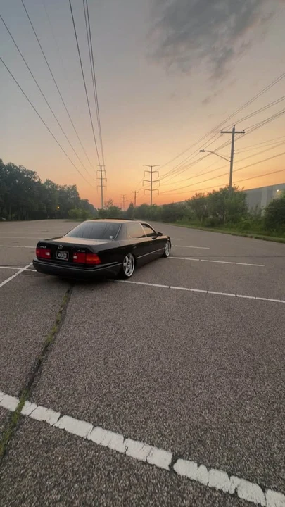 2000 Lexus LS 2nd Gen - Image 3 of 4