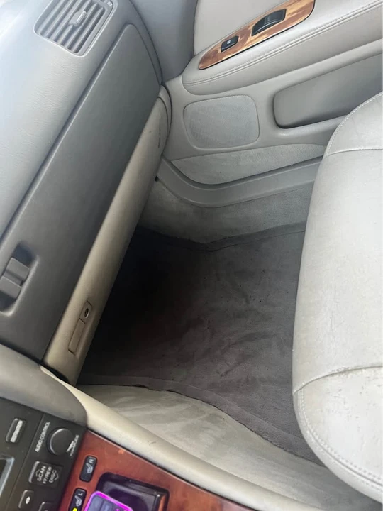 2000 Lexus LS 2nd Gen - Image 6 of 8
