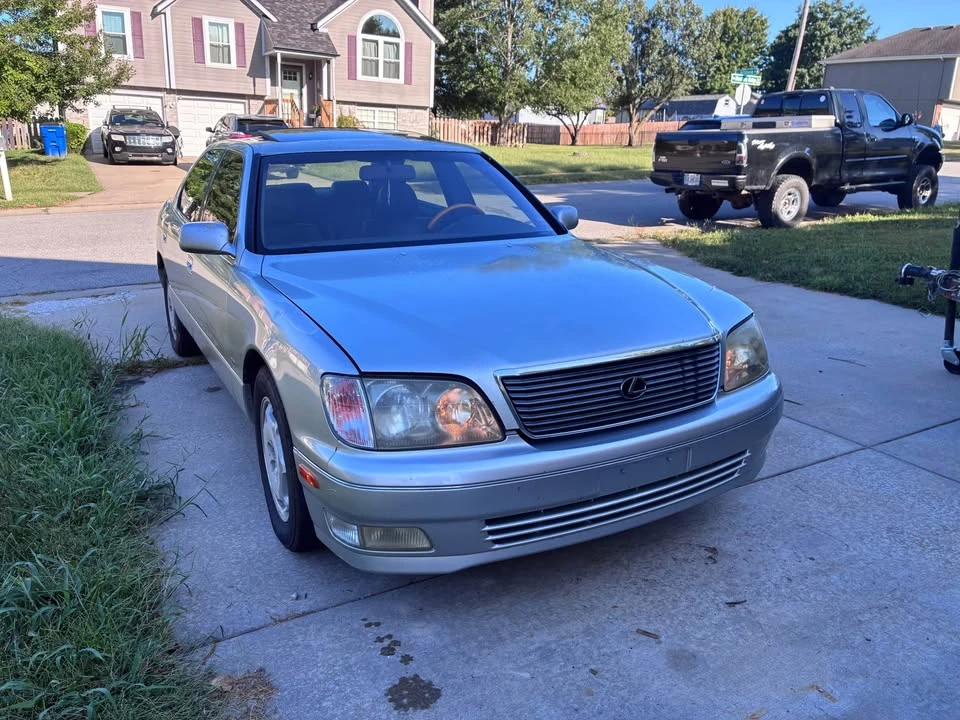 2000 Lexus LS 2nd Gen - Image 4 of 11