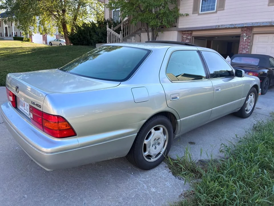 2000 Lexus LS 2nd Gen - Image 3 of 11
