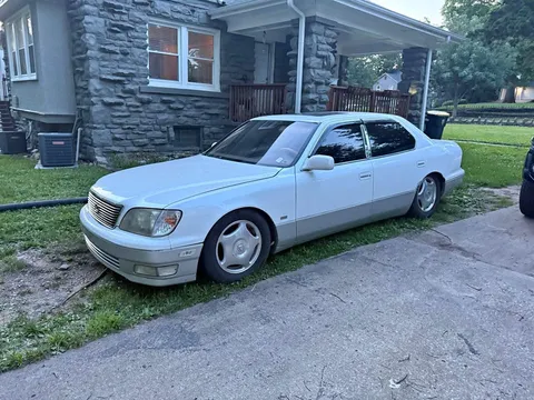 2000 Lexus LS 400 Sedan 4D