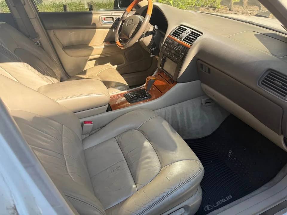 2000 Lexus LS 2nd Gen - Image 2 of 6