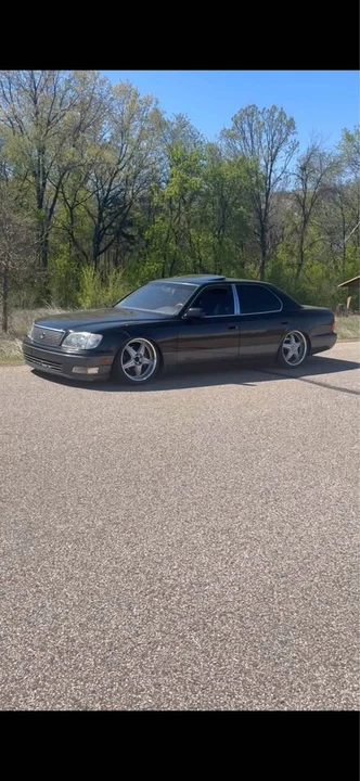 2000 Lexus LS 2nd Gen - Image 4 of 4