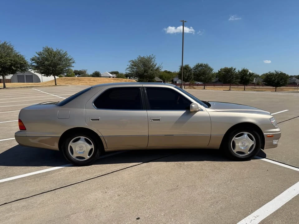 2000 Lexus LS 2nd Gen - Image 15 of 20