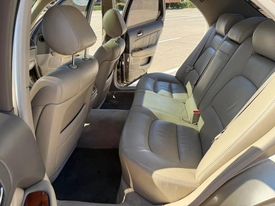 2000 Lexus LS 2nd Gen - Image 9 of 20