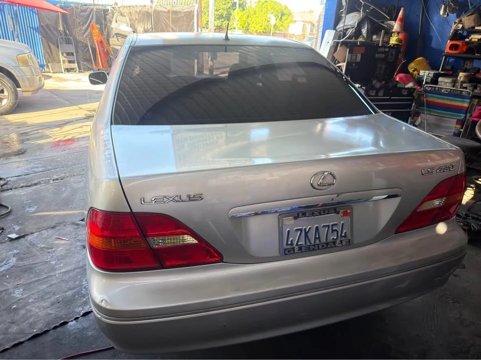 2000 Lexus LS 2nd Gen - Image 6 of 17
