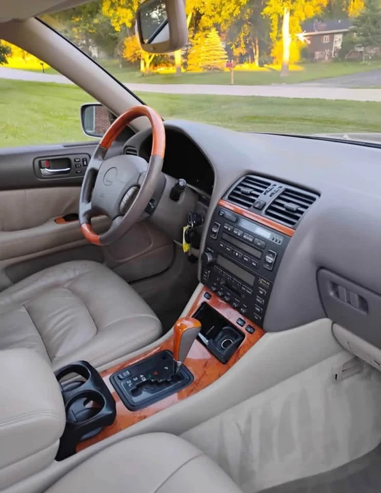 2000 Lexus LS 2nd Gen - Image 7 of 10