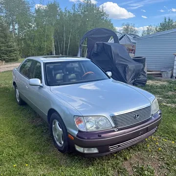 2000 Lexus LS 400