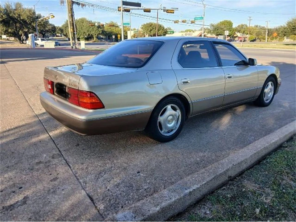 2000 Lexus LS 2nd Gen - Image 2 of 11