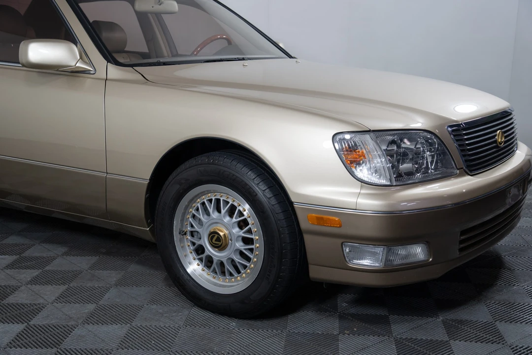 2000 Lexus LS 2nd Gen - Image 28 of 31