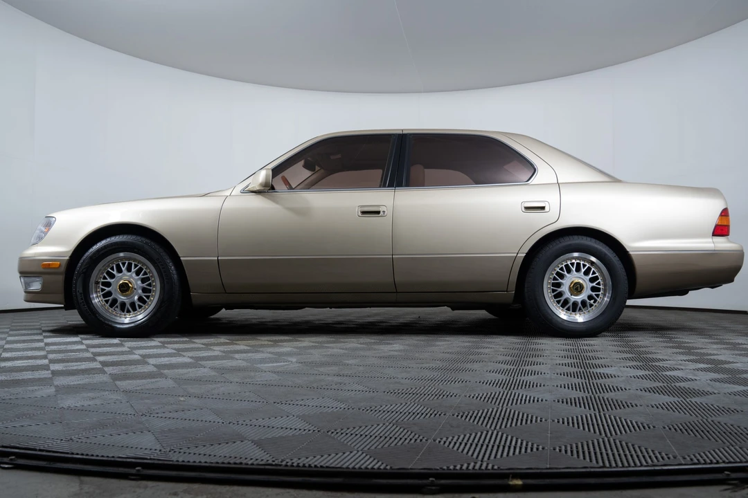 2000 Lexus LS 2nd Gen - Image 12 of 31