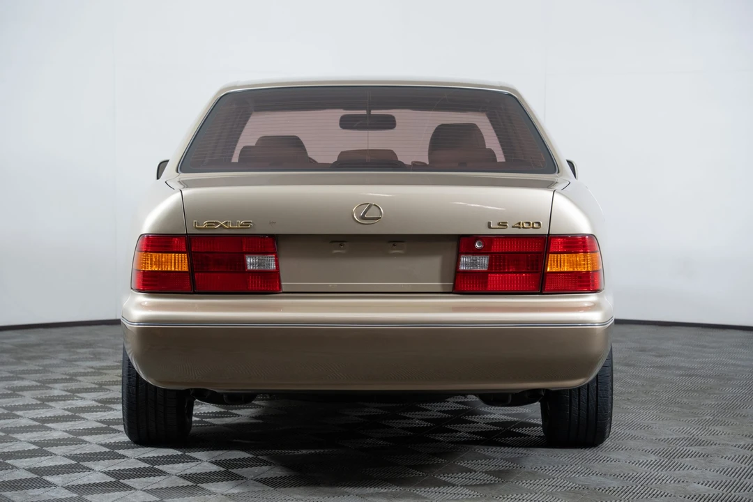 2000 Lexus LS 2nd Gen - Image 17 of 31