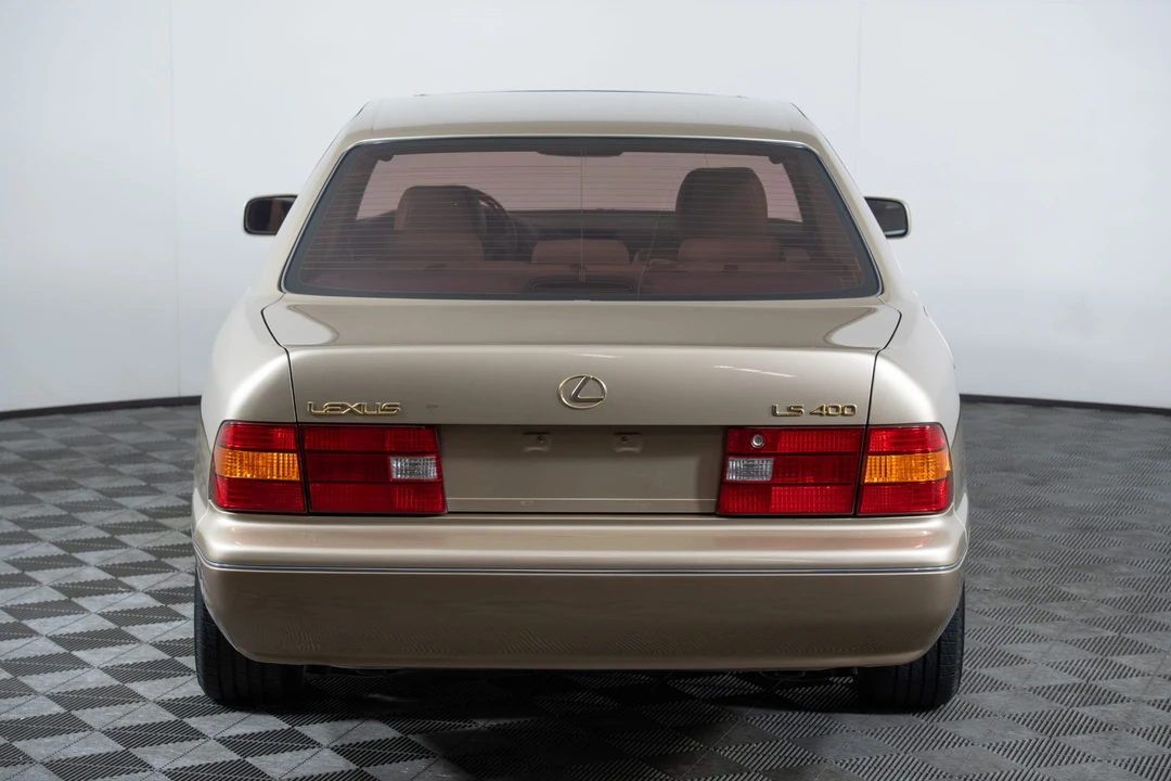 2000 Lexus LS 2nd Gen - Image 19 of 31