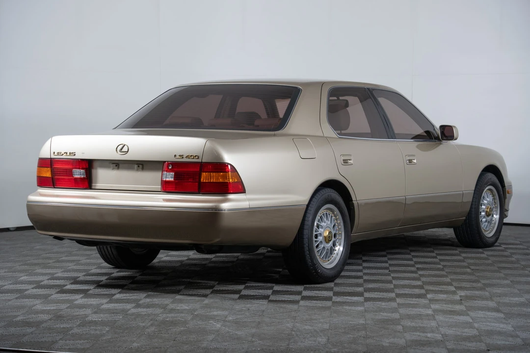 2000 Lexus LS 2nd Gen - Image 20 of 31