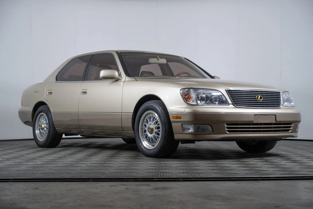 2000 Lexus LS 2nd Gen - Image 2 of 31