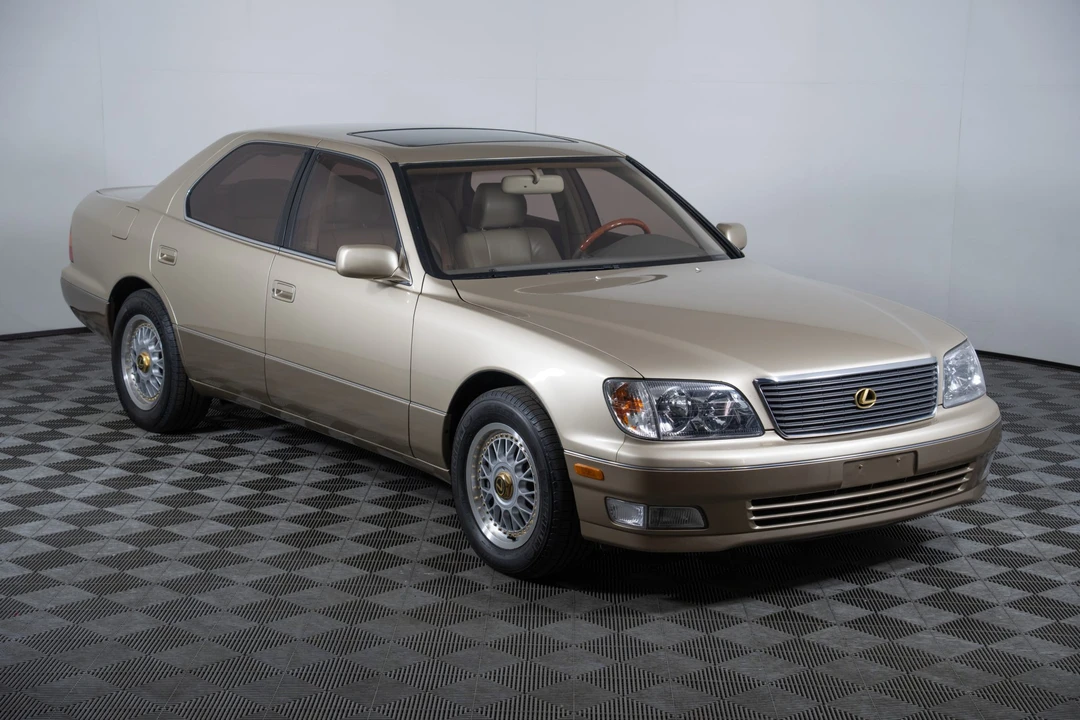 2000 Lexus LS 2nd Gen - Image 4 of 31