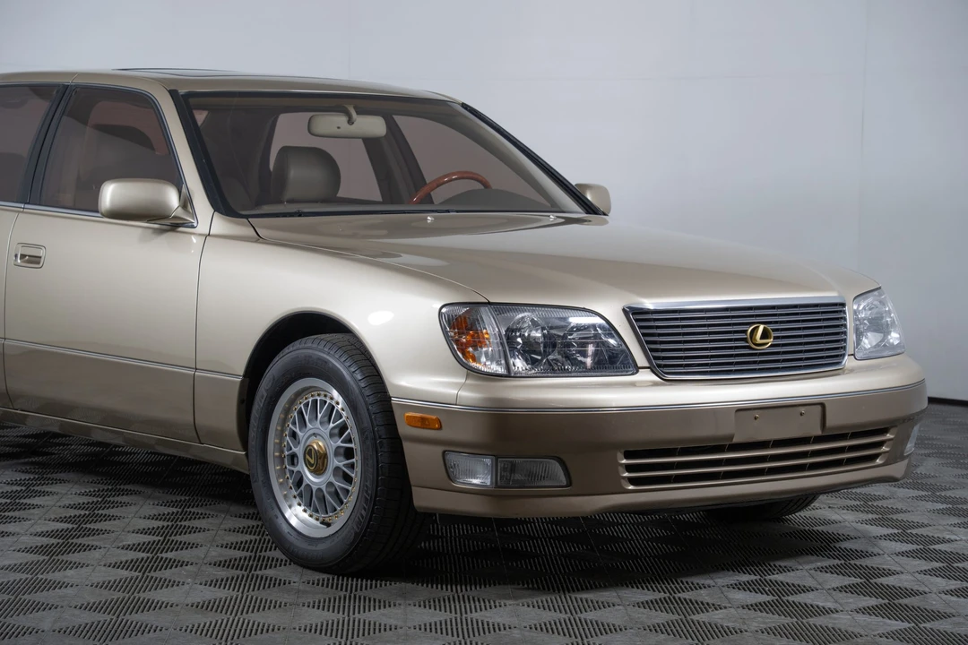 2000 Lexus LS 2nd Gen - Image 27 of 31