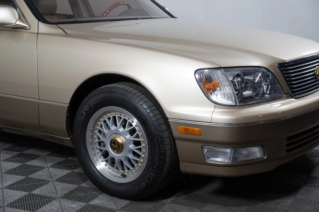 2000 Lexus LS 2nd Gen - Image 29 of 31