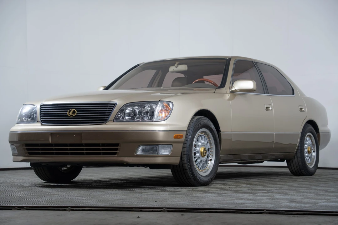 2000 Lexus LS 2nd Gen - Image 10 of 31