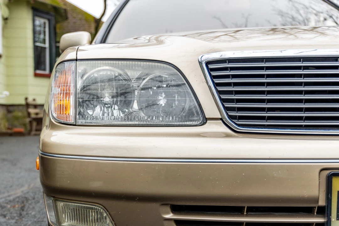 2000 Lexus LS 2nd Gen - Image 10 of 31