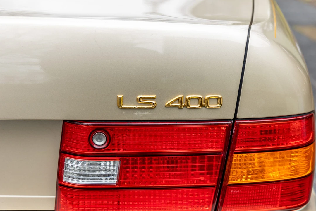 2000 Lexus LS 2nd Gen - Image 25 of 31