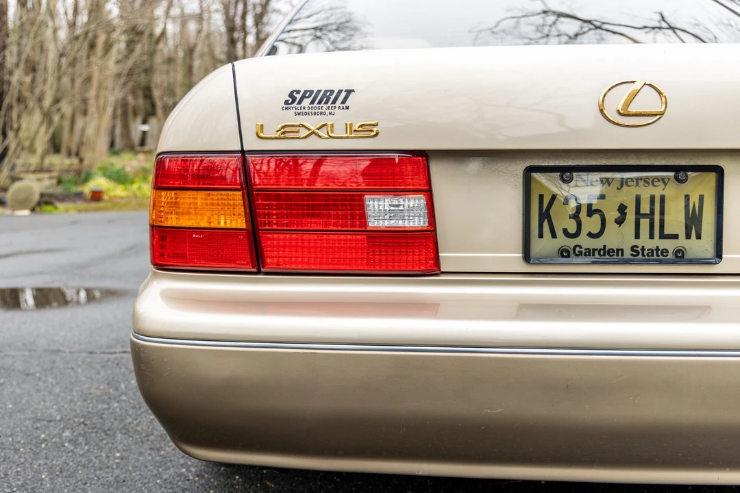 2000 Lexus LS 2nd Gen - Image 14 of 31