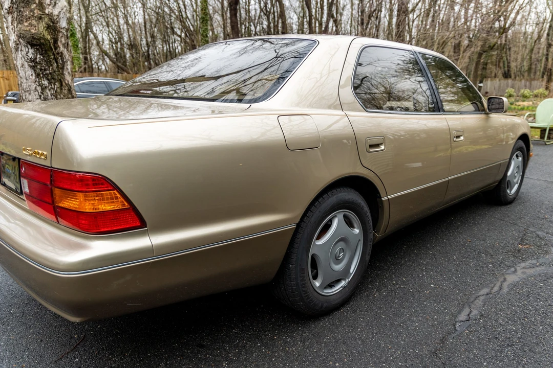 2000 Lexus LS 2nd Gen - Image 20 of 31