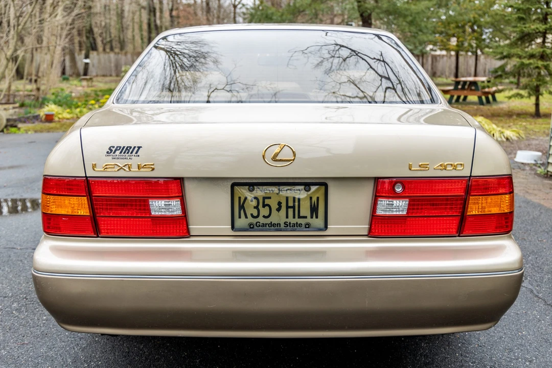 2000 Lexus LS 2nd Gen - Image 5 of 31
