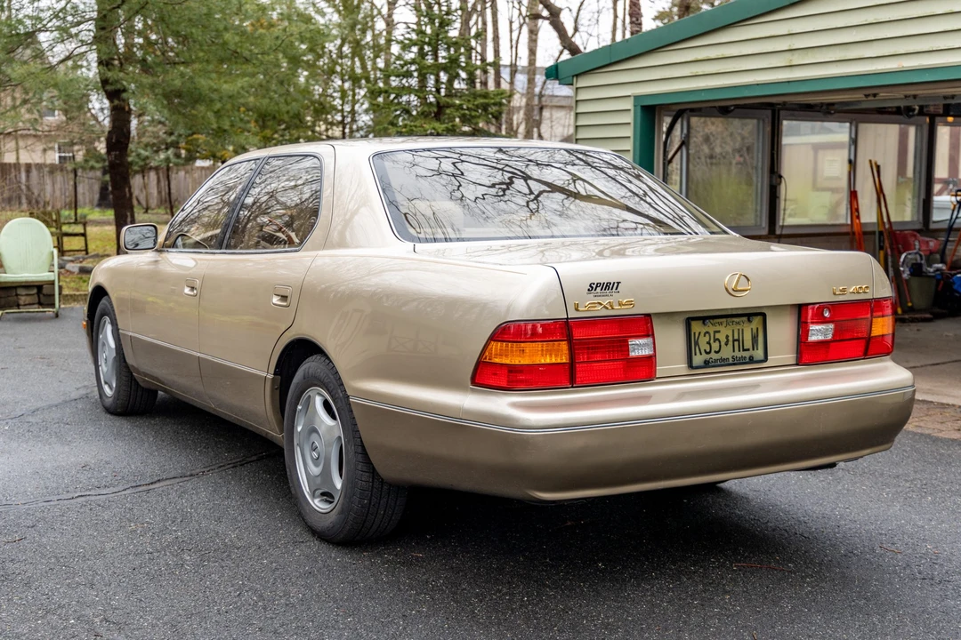 2000 Lexus LS 2nd Gen - Image 4 of 31