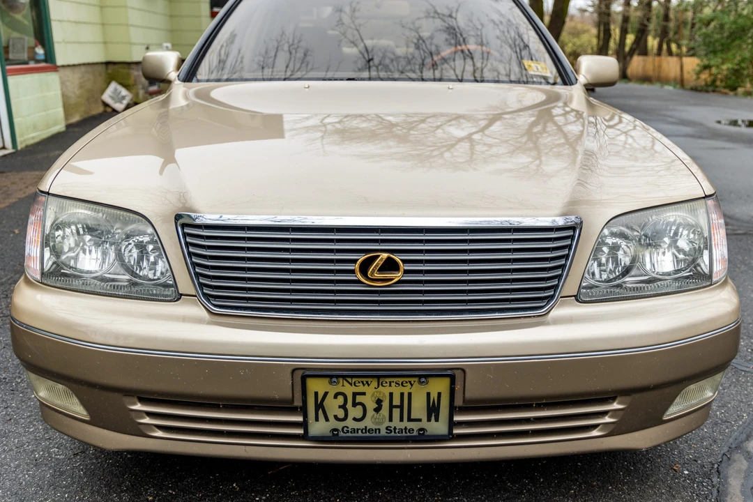 2000 Lexus LS 2nd Gen - Image 9 of 31