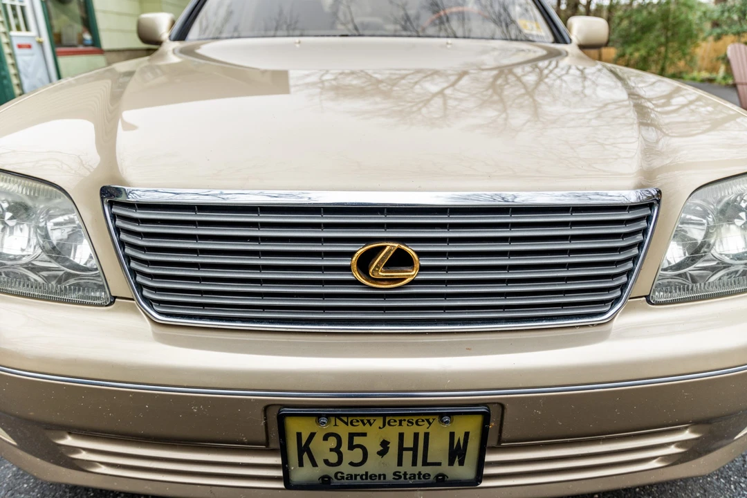 2000 Lexus LS 2nd Gen - Image 22 of 31