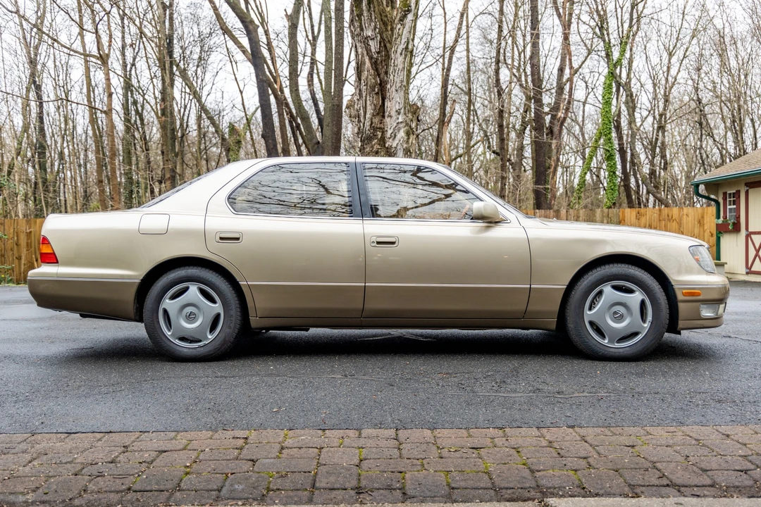 2000 Lexus LS 2nd Gen - Image 7 of 31
