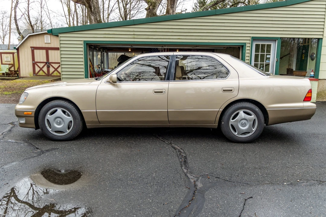 2000 Lexus LS 2nd Gen - Image 3 of 31