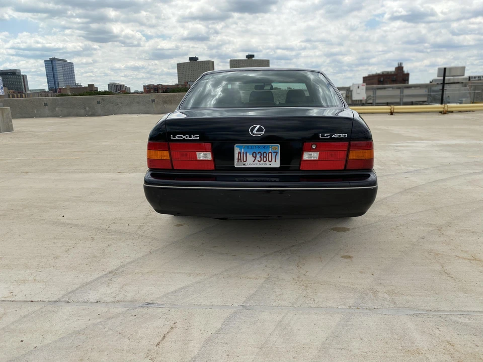 2000 Lexus LS 2nd Gen - Image 11 of 17