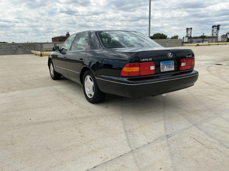 2000 Lexus LS 2nd Gen - Image 9 of 17