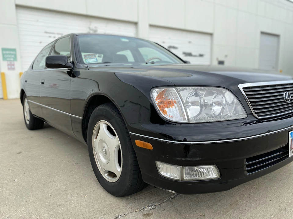 2000 Lexus LS 2nd Gen - Image 15 of 17