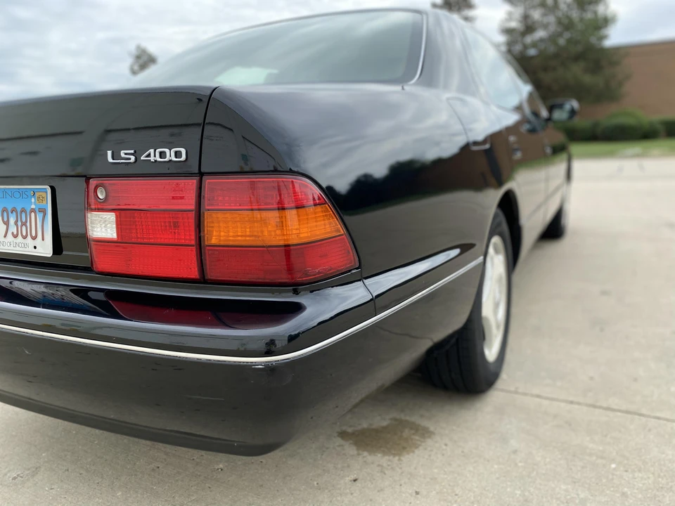 2000 Lexus LS 2nd Gen - Image 13 of 17