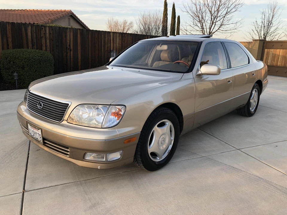 2000 Lexus LS 2nd Gen - Image 17 of 31