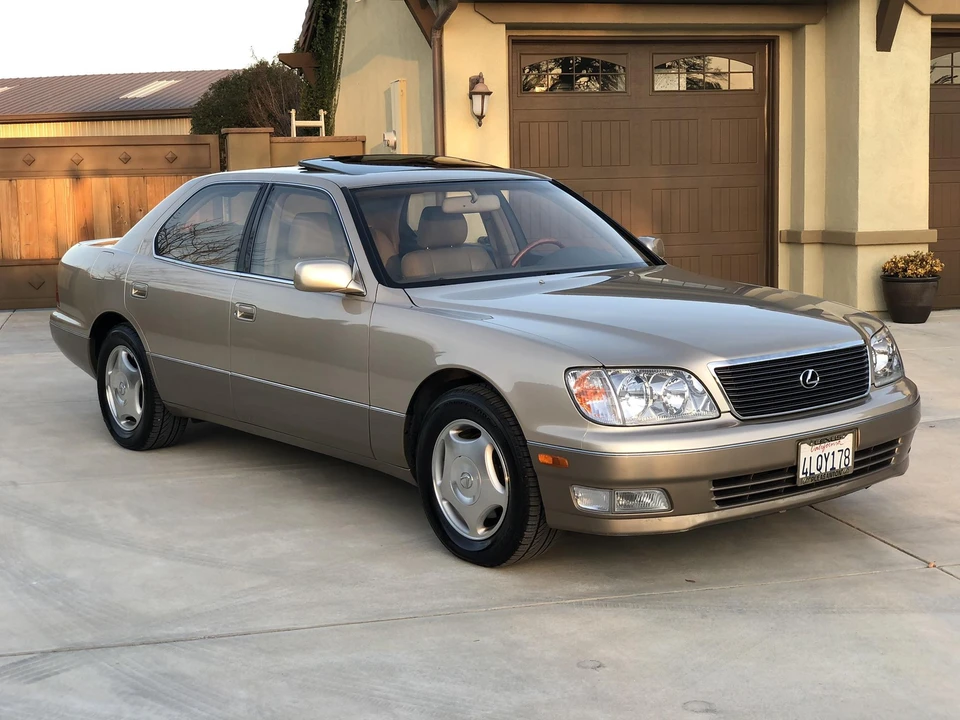 2000 Lexus LS 2nd Gen - Image 10 of 31