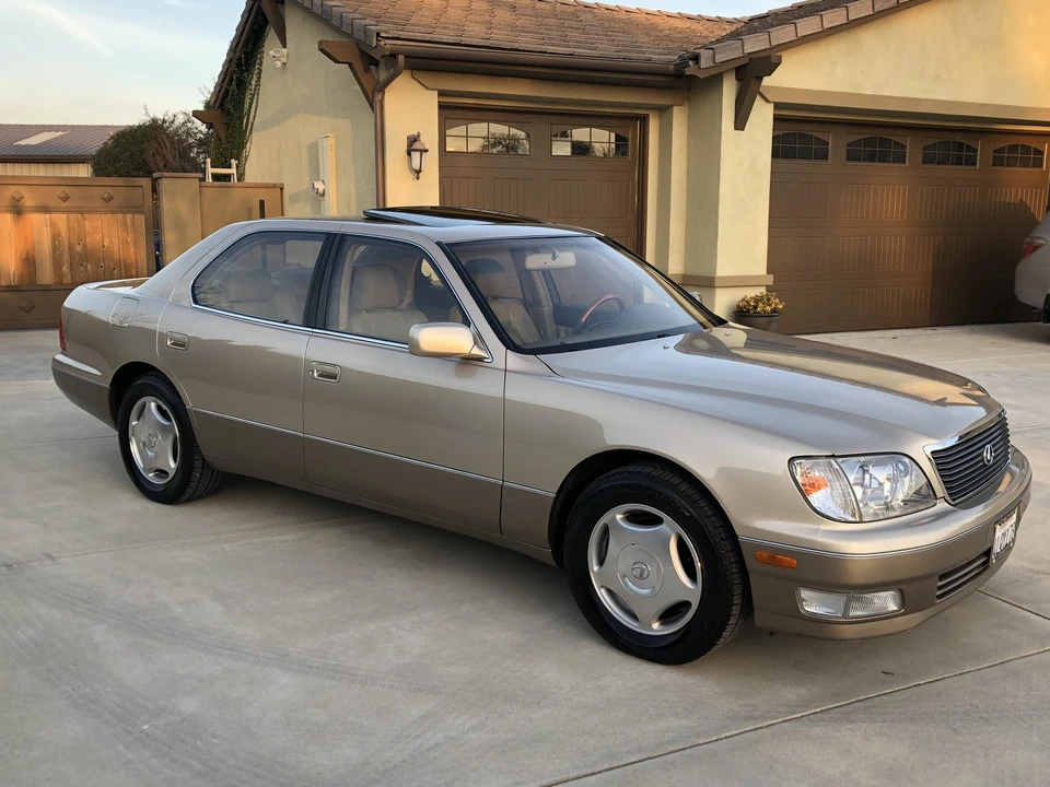 2000 Lexus LS 2nd Gen - Image 9 of 31