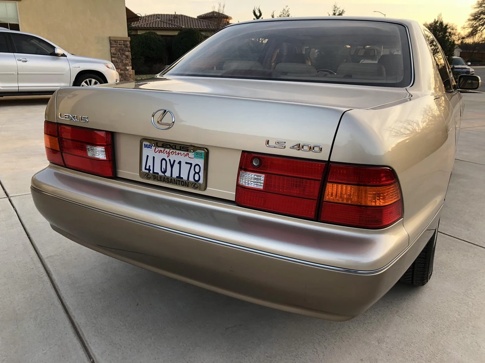 2000 Lexus LS 2nd Gen - Image 22 of 31
