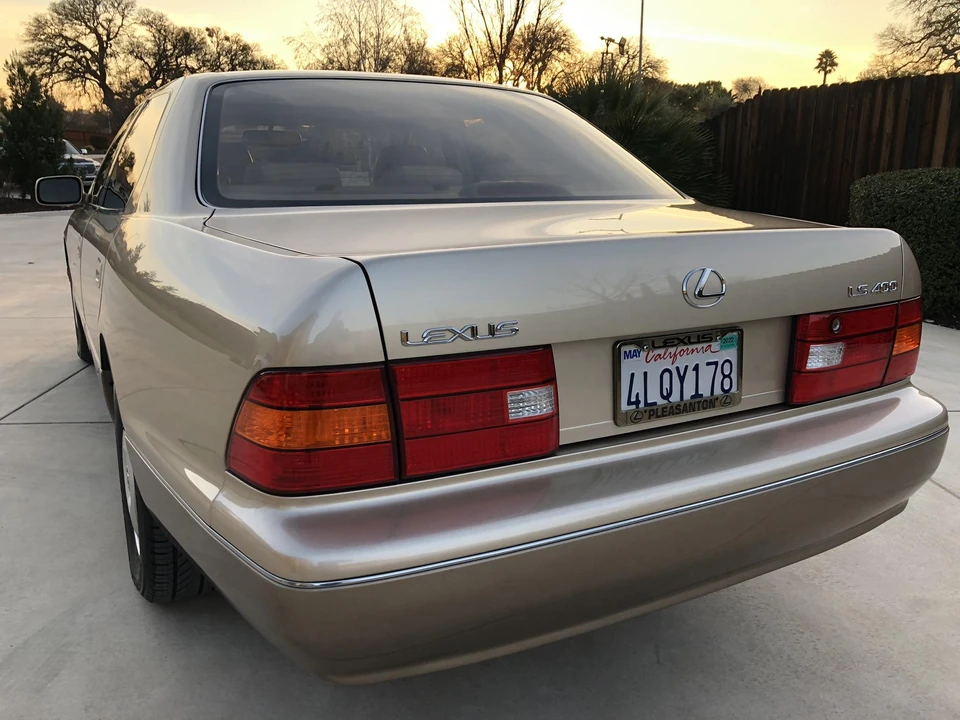 2000 Lexus LS 2nd Gen - Image 21 of 31